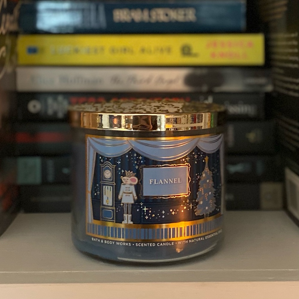 🕯️ Bath & Body Works 3-Wick “Flannel” Candle